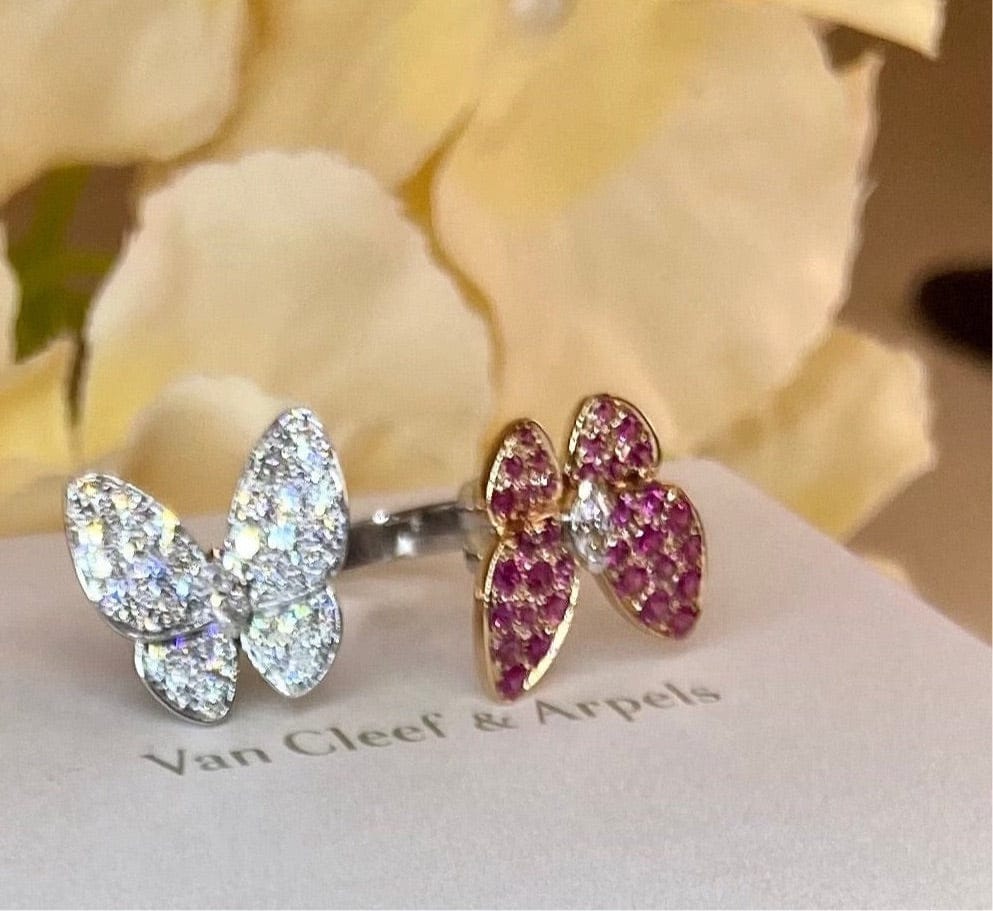 Van Cleef & Arpels Diamond & Sapphire Two Butterfly Between The Finger Ring