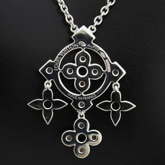 Louis Vuitton Diamond Pendantiff de Dantil 18KT White Gold Necklace & Pendant