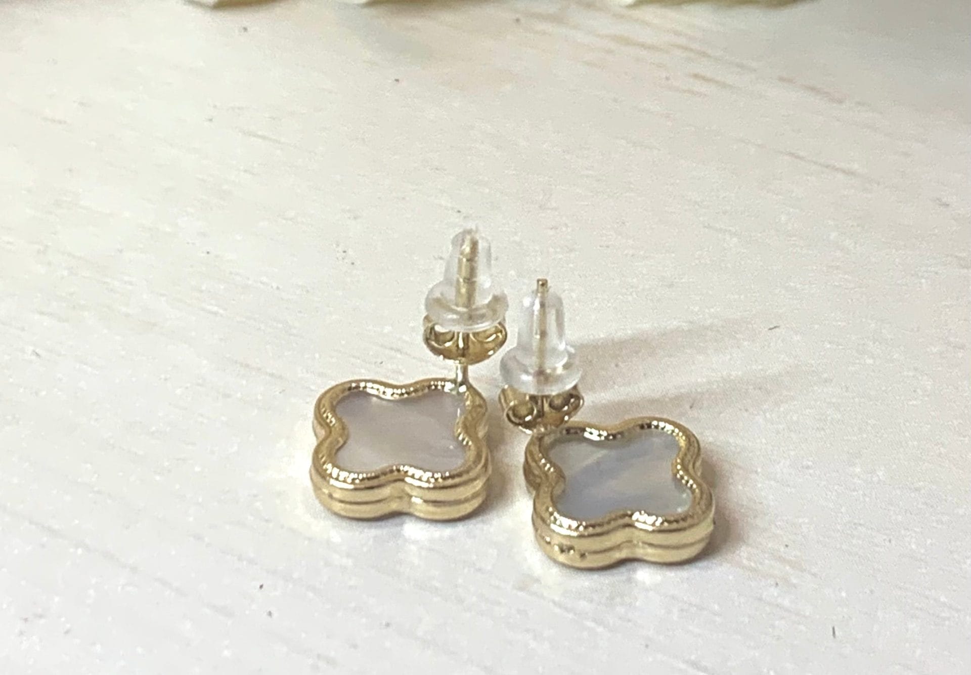 18KT Gold Mother of Pearl Clover Earrings