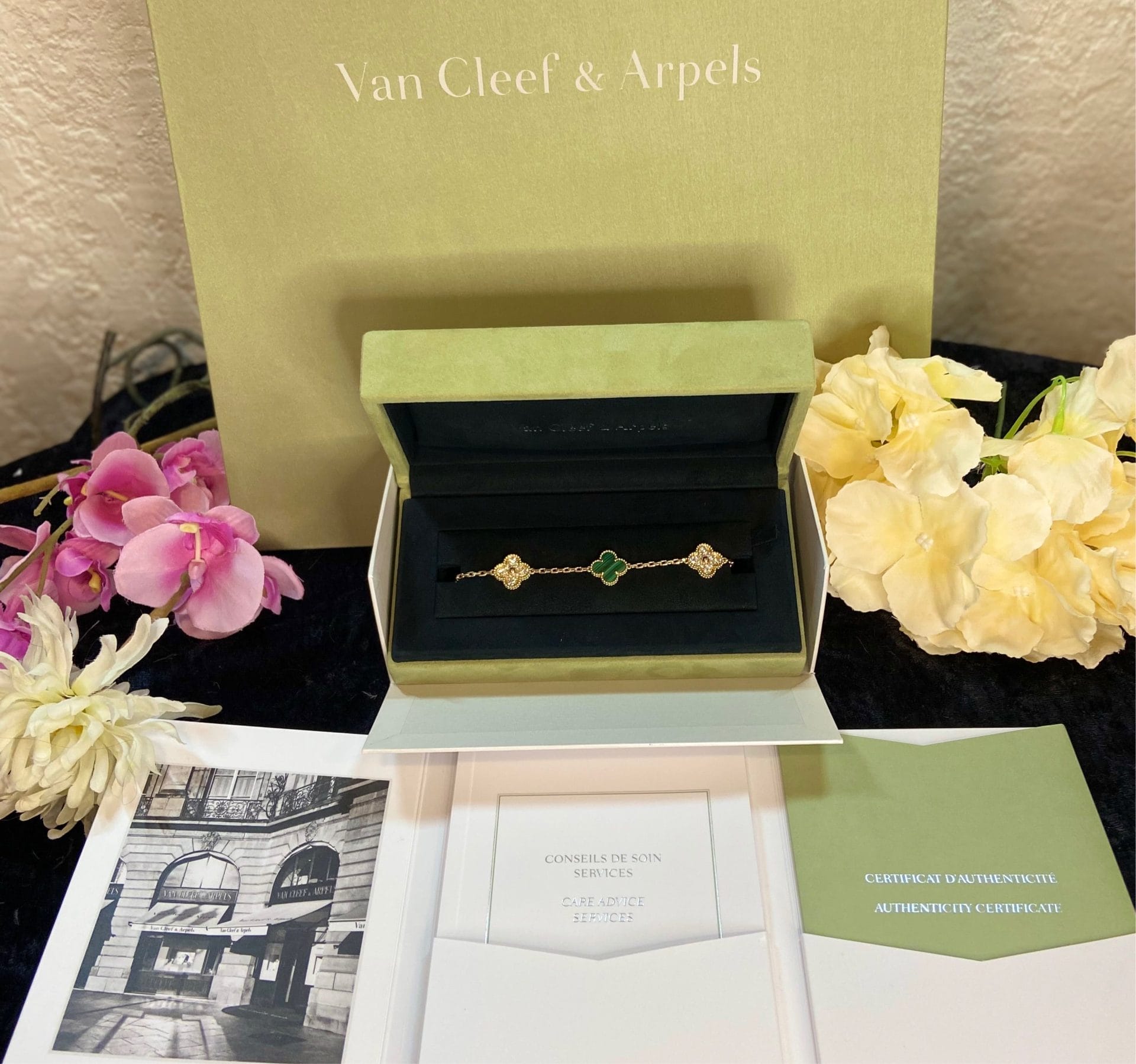 Van Cleef & Arpels Diamond Malachite Vintage Alhambra Yellow Gold Bracelet