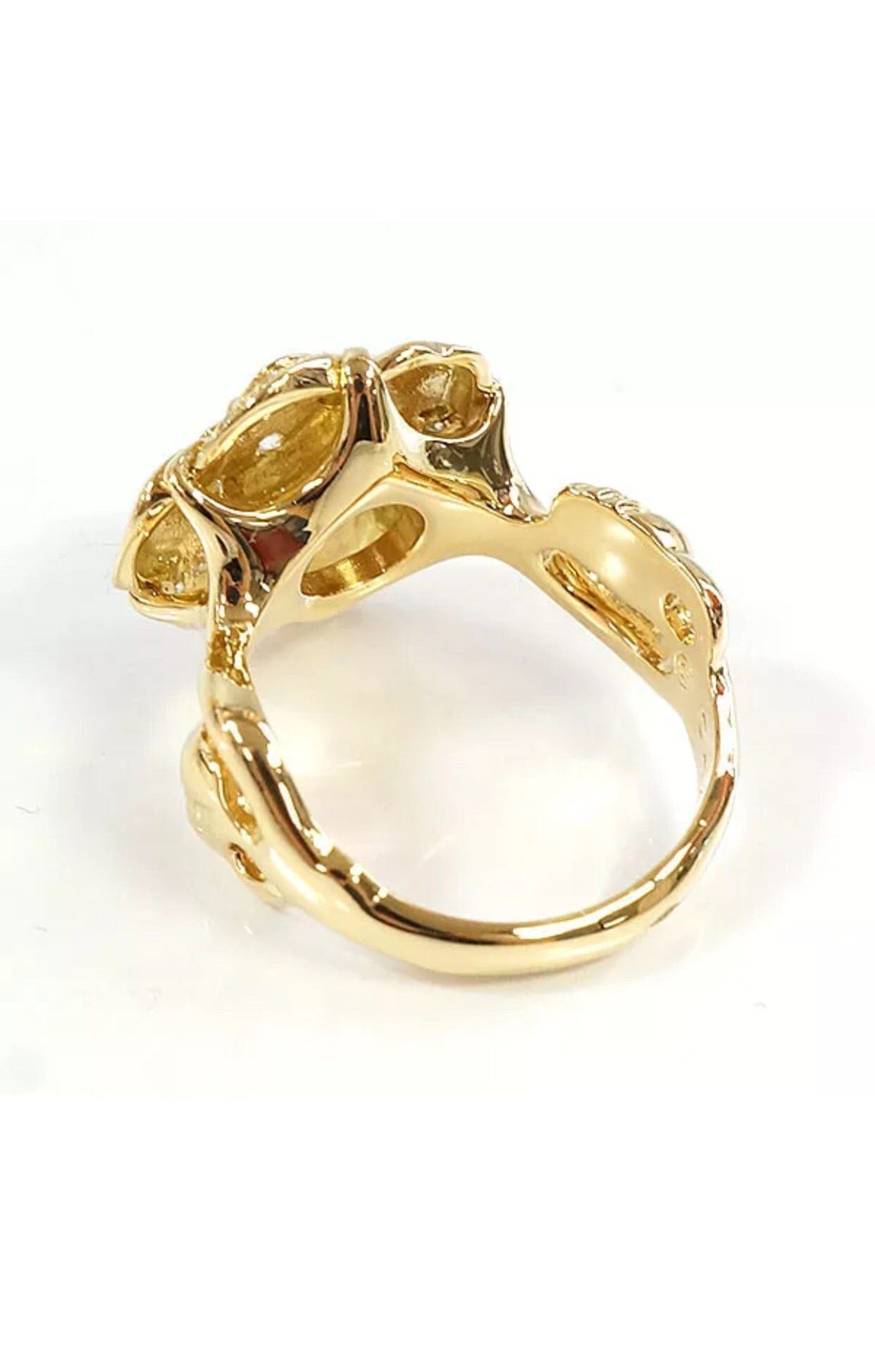 CHANEL Camellia 18KT Gold Precieux Diamond Ring