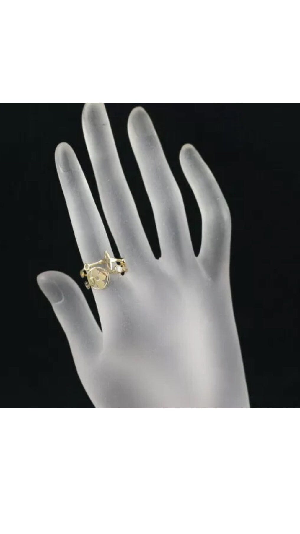 Louis Vuitton Diamond 18KT Gold Monogram Flower Berg Ring